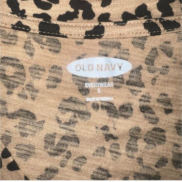 Old Navy Short Sleeve Animal Cheetah Leopard Print T-Shirt Size Large - Picture 3 of 6